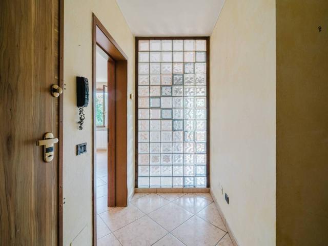 Appartamento in vendita a Re, Reggio Emilia
