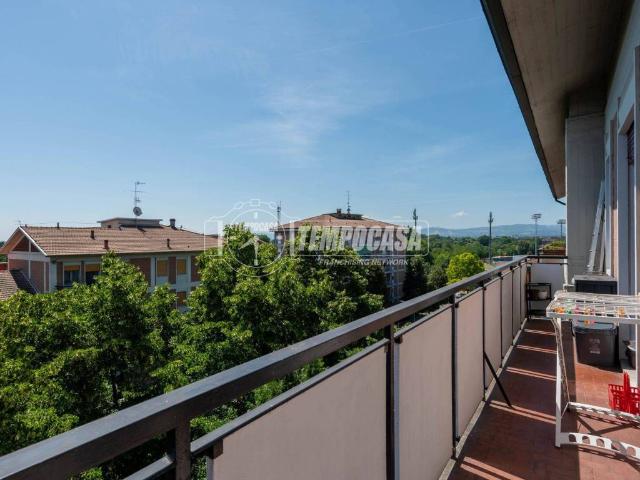 Appartamento in vendita a Villaggio Stranieri-Bazzarola, Re