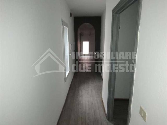 Appartamento in vendita a Sant'Agostino città-Porta Castello, Re