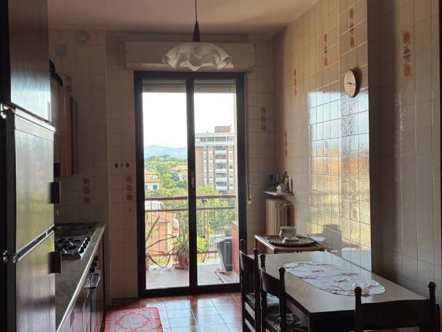 Appartamento in vendita a Villaggio Stranieri-Bazzarola, Re