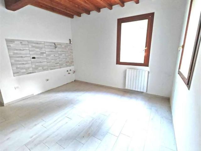 Appartamento in vendita a Tondo, Re