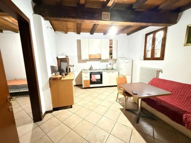 Appartamento in vendita a Re, Reggio Emilia