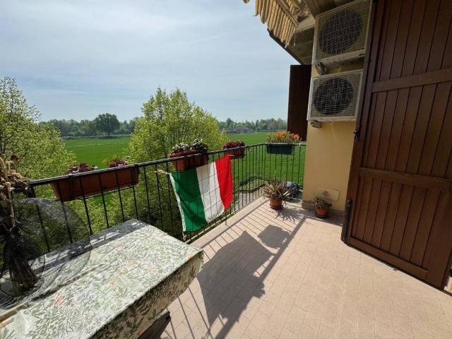 Appartamento in vendita a Re, Reggio Emilia