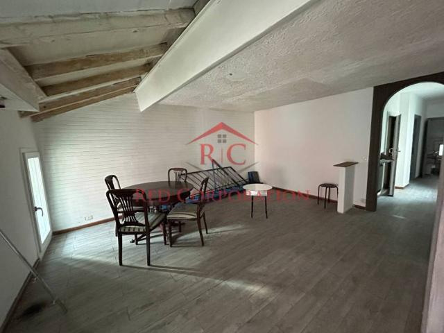 Appartamento in vendita a Sant'Agostino città-Porta Castello, Re