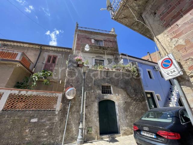 Appartamento in vendita a Reitano, Sicilia