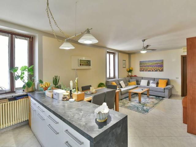 Appartamento in vendita a Chiesuola, Renate