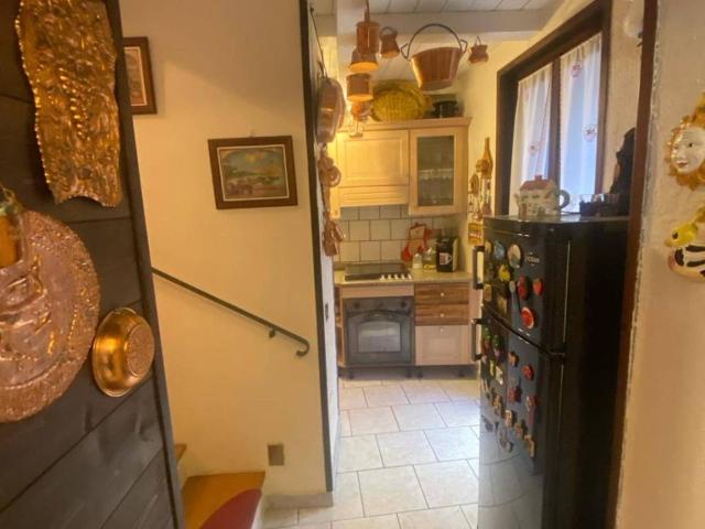 Appartamento in vendita a Rezzago, Lombardia