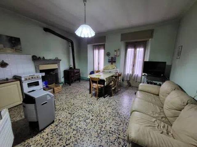 Appartamento in vendita a Rezzago, Lombardia