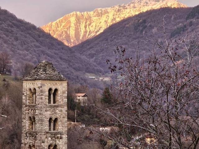 Appartamento in vendita a Rezzago, Como