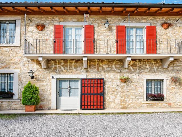 Villa Indipendente in vendita a Rezzato, Lombardia
