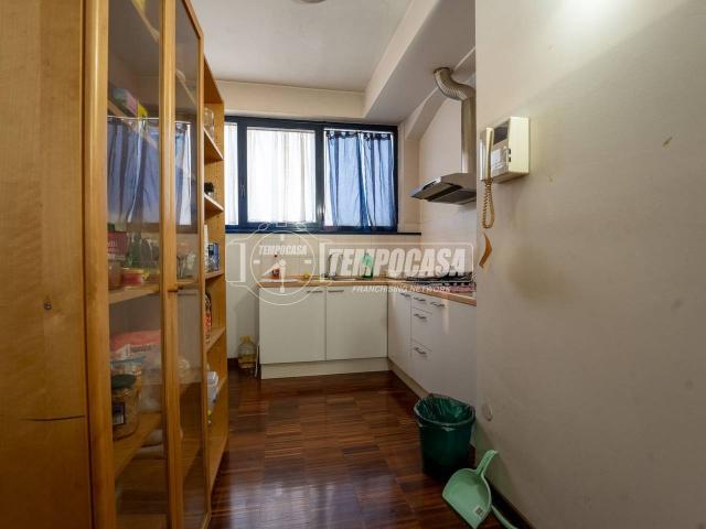 Appartamento in vendita a Rezzato, Lombardia