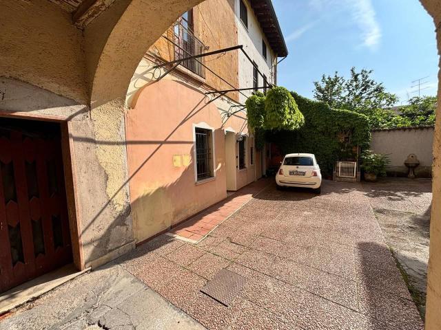 Appartamento in vendita a Rezzato, Lombardia