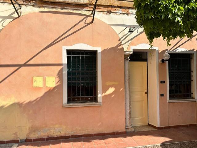 Appartamento in vendita a Rezzato, Lombardia