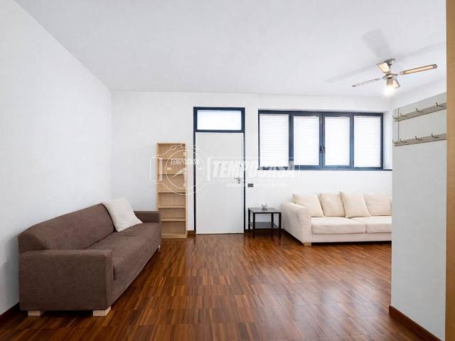 Appartamento in vendita a Rezzato, Lombardia