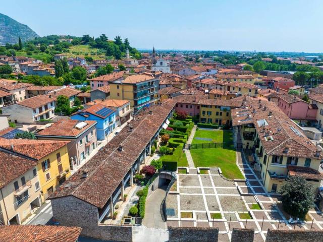 Appartamento in vendita a Rezzato, Lombardia