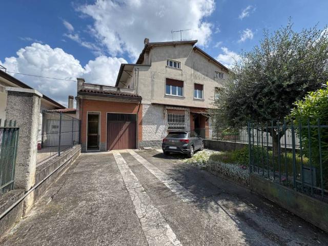 Appartamento in vendita a Rezzato, Lombardia
