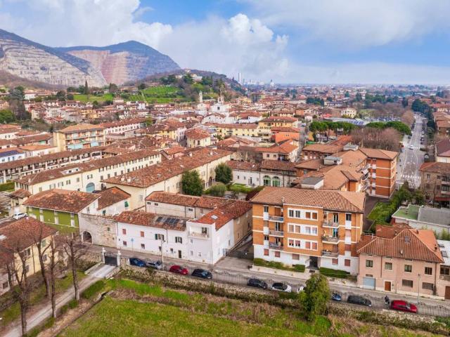 Appartamento in vendita a Rezzato, Lombardia