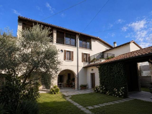 Appartamento in vendita a Rezzato, Lombardia