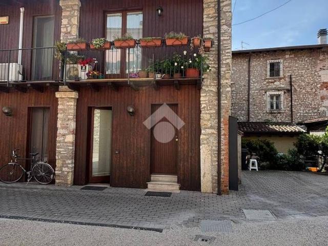 Appartamento in vendita a Rezzato, Lombardia