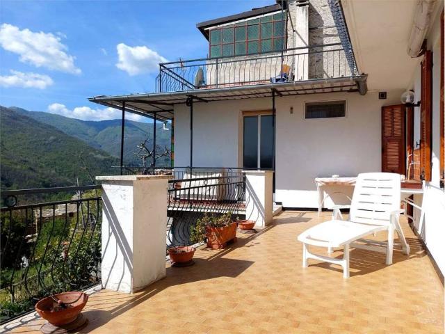 Appartamento in vendita a Rezzo, Liguria