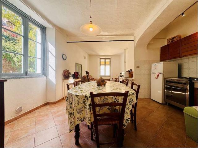 Appartamento in vendita a Rezzo, Liguria
