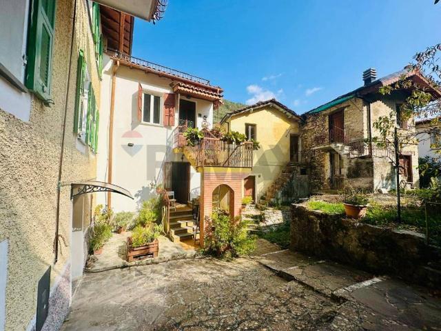 Appartamento in vendita a Rezzo, Liguria