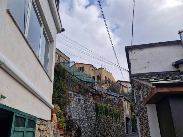 Appartamento in vendita a Rezzo, Liguria