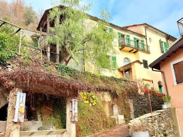 Appartamento in vendita a Rezzo, Liguria