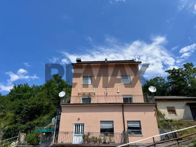 Appartamento in vendita a Rezzoaglio, Liguria