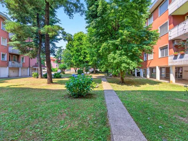 Appartamento in vendita a Rho, Lombardia