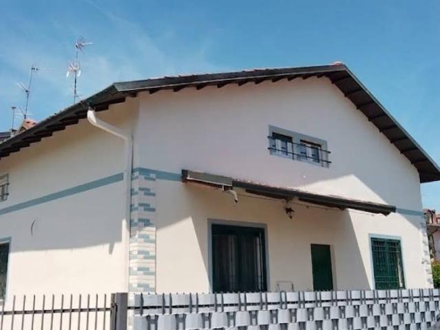 Villa Indipendente in vendita a Passirana, Rho