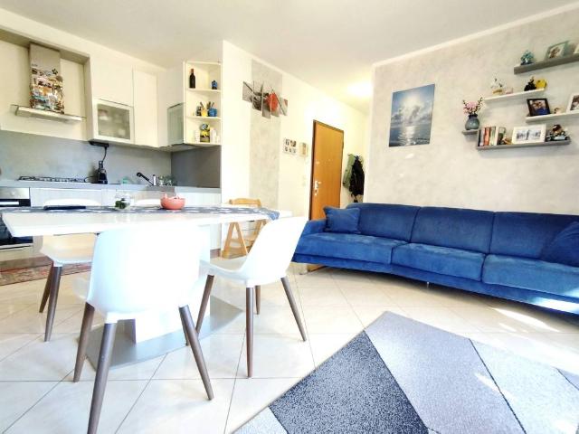 Appartamento in vendita a Rho, Lombardia