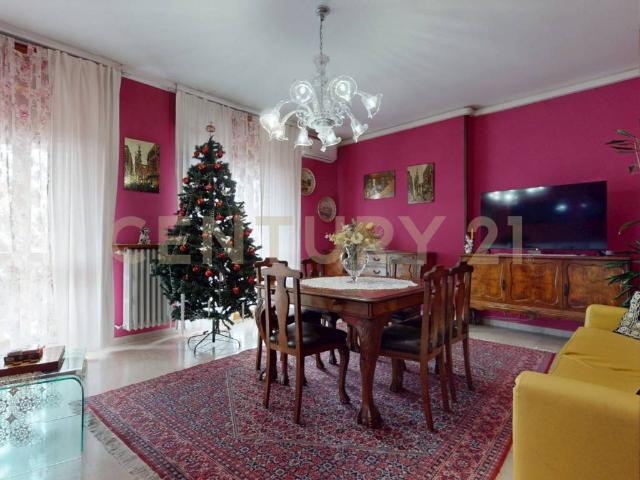 Appartamento in vendita a Rho, Lombardia