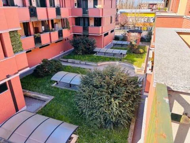 Appartamento in vendita a Rho, Lombardia