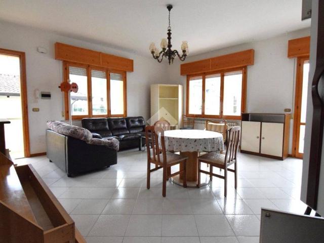 Appartamento in vendita a Riccione, Reggio Emilia