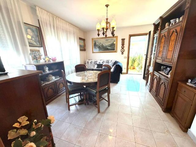 Appartamento in vendita a Riccione, Reggio Emilia
