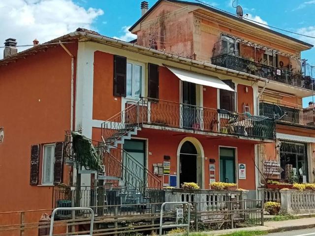 Appartamento in vendita a Riccò Del Golfo, Liguria