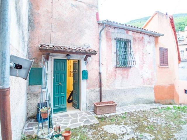Appartamento in vendita a Rieti, Lazio