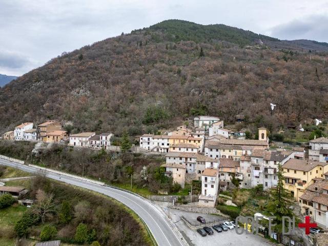 Appartamento in vendita a Rieti, Lazio