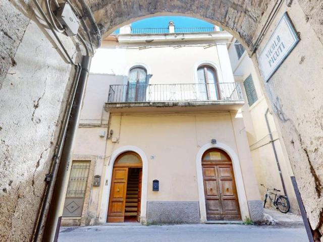 Appartamento in vendita a Piazza Tevere, Rieti