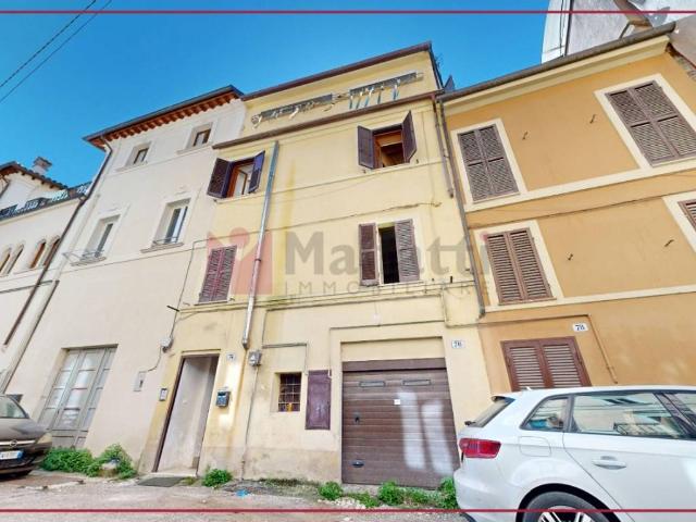 Appartamento in vendita a Piazza Tevere, Rieti