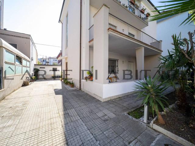 Appartamento in vendita a Rimini, Reggio Emilia