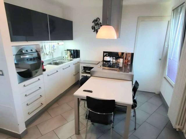 Appartamento in vendita a Rimini, Reggio Emilia