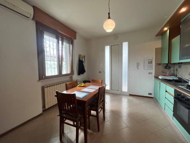 Appartamento in vendita a Villaggio 1° maggio, Rimini