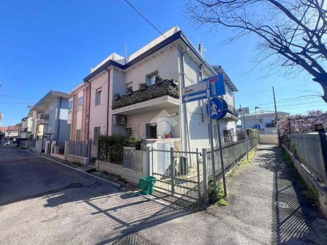 Appartamento in vendita a Rimini, Reggio Emilia