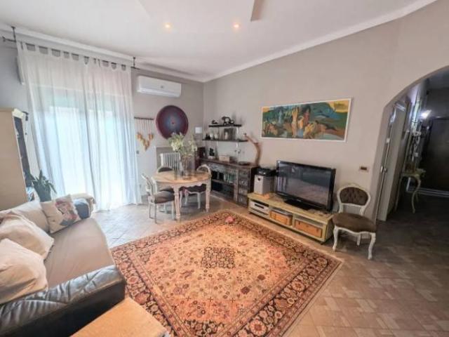 Appartamento in vendita a Rimini, Reggio Emilia