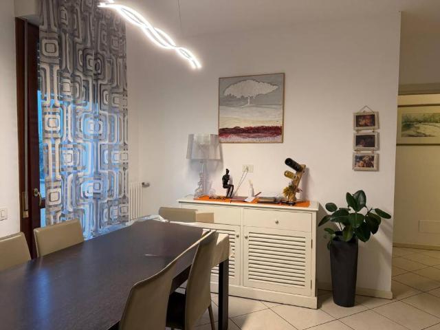 Appartamento in vendita a Rimini, Reggio Emilia
