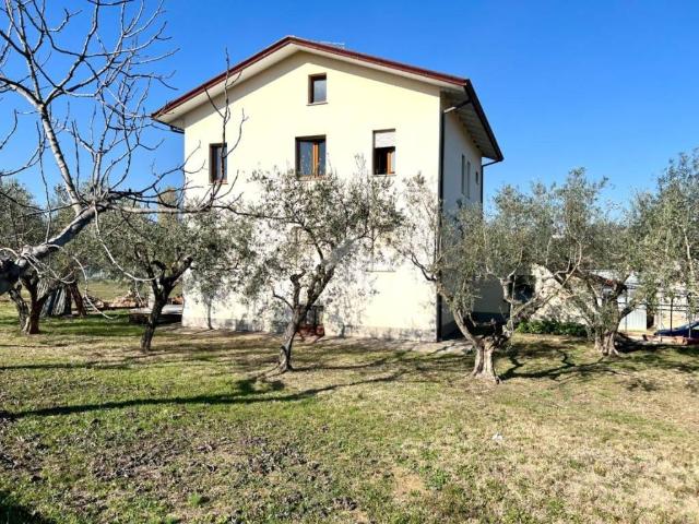 Villa Indipendente in vendita a Rimini, Reggio Emilia