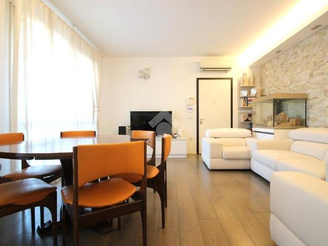 Appartamento in vendita a Rimini, Reggio Emilia