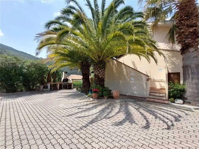 Appartamento in vendita a Rio, Toscana